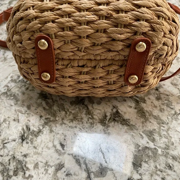 New without tag raffia crossbody bag
W 11’ H 8’ - Picture 4 of 5